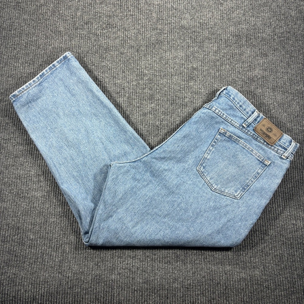 Wrangler Authentic Jeans Mens 46x30 Light Wash Blue Denim Straight Leg Workwear